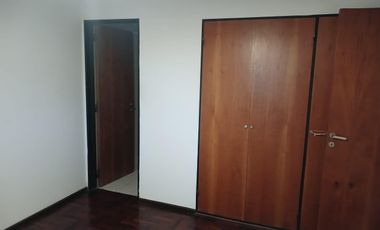 AMPLIO dpto. 3 dorm. Coc/Separada  3 baños z/ Patio Olmos