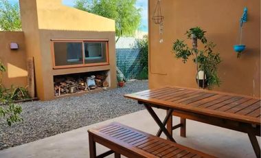 Casa en venta - 3 Dormitorios 3 Baños - 516Mts2 - Chacabuco