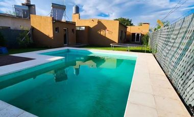 Casa en venta - 3 Dormitorios 3 Baños - 516Mts2 - Chacabuco
