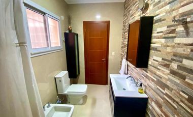 Casa en venta - 3 Dormitorios 3 Baños - Cochera - 660Mts2 - Navarro