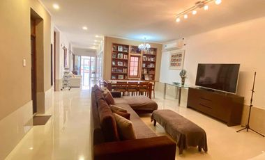 Casa en venta - 3 Dormitorios 3 Baños - Cochera - 660Mts2 - Navarro