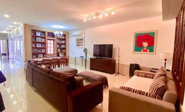 Casa en venta - 3 Dormitorios 3 Baños - Cochera - 660Mts2 - Navarro