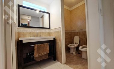 VENTA CASA 4 Dormitorios, con piscina, cochera y quincho. COMAHUE GOLF, NEUQUEN