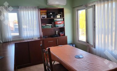VENTA CASA 4 Dormitorios, con piscina, cochera y quincho. COMAHUE GOLF, NEUQUEN