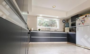 VENTA CASA 4 Dormitorios, con piscina, cochera y quincho. COMAHUE GOLF, NEUQUEN