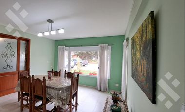 VENTA CASA 4 Dormitorios, con piscina, cochera y quincho. COMAHUE GOLF, NEUQUEN