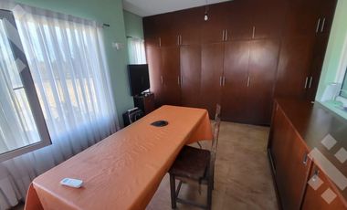 VENTA CASA 4 Dormitorios, con piscina, cochera y quincho. COMAHUE GOLF, NEUQUEN