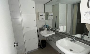Oficina en alquiler - 260 m2 - 2 cocheras - Vista al dique - Puerto Madero.
