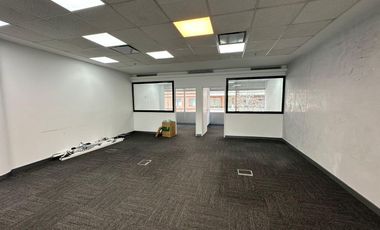 Oficina en alquiler - 260 m2 - 2 cocheras - Vista al dique - Puerto Madero.