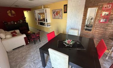 Casa en venta - 6 Dormitorios 5 Baños - Cochera - 337,98Mts2 - Viedma, Río Negro