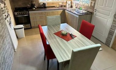 Casa en venta - 6 Dormitorios 5 Baños - Cochera - 337,98Mts2 - Viedma, Río Negro