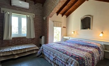 Casa en venta - 5 Dormitorios 4 Baños - 620Mts2 - Pinamar