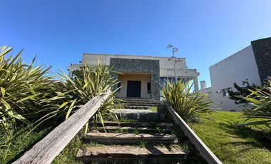 Casa en venta - 5 Dormitorios 4 Baños - 620Mts2 - Pinamar