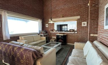 Casa en venta - 5 Dormitorios 4 Baños - 620Mts2 - Pinamar