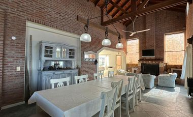 Casa en venta - 5 Dormitorios 4 Baños - 620Mts2 - Pinamar