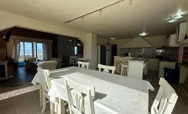 Casa en venta - 5 Dormitorios 4 Baños - 620Mts2 - Pinamar