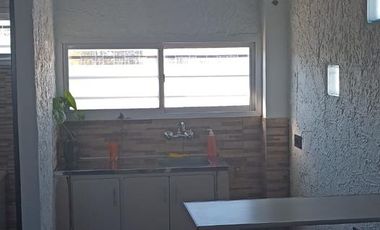 Casa en venta - 2 Dormitorios 1 Baño - 400Mts2 - La Plata