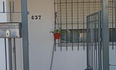 Casa en venta - 2 Dormitorios 1 Baño - 400Mts2 - La Plata