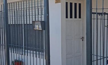 Casa en venta - 2 Dormitorios 1 Baño - 400Mts2 - La Plata