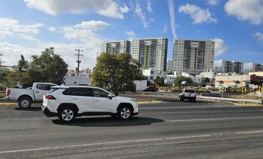 PREVENTA OFICINAS PLAZA VALVANUZ QUERETARO