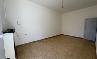 !!VDO EXCELENTE CASA 2 DORM. CON COCHERA Y PATIO B° PARQUE SAN VICENTE!!