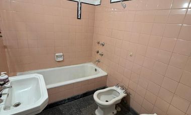 !!VDO EXCELENTE CASA 2 DORM. CON COCHERA Y PATIO B° PARQUE SAN VICENTE!!