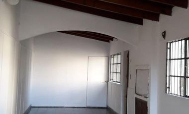 Casa en venta - 4 Dormitorios 2 Baños - Cochera - 463Mts2 - Necochea