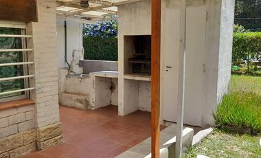 Casa en venta - 2 Dormitorios 1 Baño 1 Cochera - 450Mts2 - Mar del Plata