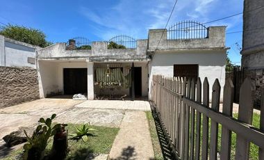 Casa en venta - 2 Dormitorios 2 Baños - Cochera - 390Mts2 - Glew, Almirante Brown