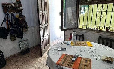 Casa en venta - 2 Dormitorios 2 Baños - Cochera - 390Mts2 - Glew, Almirante Brown