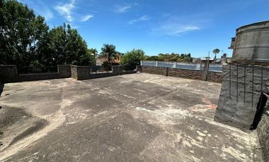 Casa en venta - 2 Dormitorios 2 Baños - Cochera - 390Mts2 - Glew, Almirante Brown