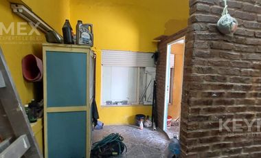 VENTA 2 CASAS CON COCHERA Y LOCAL COMERCIAL EN ISIDRO CASANOVA