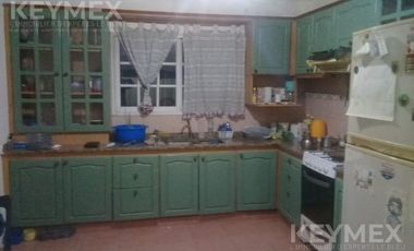 VENTA 2 CASAS CON COCHERA Y LOCAL COMERCIAL EN ISIDRO CASANOVA