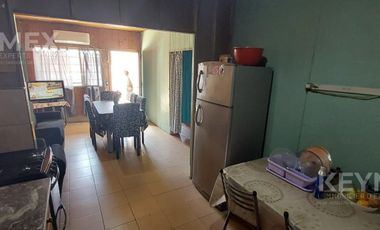 VENTA 2 CASAS CON COCHERA Y LOCAL COMERCIAL EN ISIDRO CASANOVA