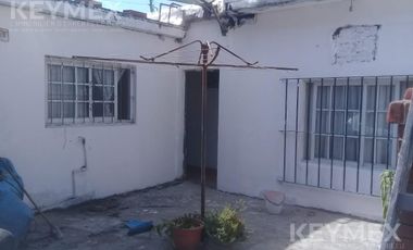 VENTA 2 CASAS CON COCHERA Y LOCAL COMERCIAL EN ISIDRO CASANOVA