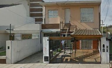 PH en venta - 4 Dormitorios 2 Baños - Cochera - 296Mts2 - Morón