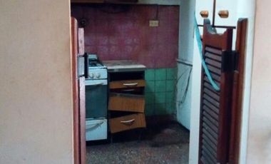 PH en venta - 4 Dormitorios 2 Baños - Cochera - 296Mts2 - Morón