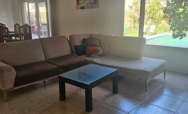 Alquiler Casa 4 dormis   pileta   cochera  - B° Fulcinitti - Centenario