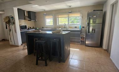 Alquiler Casa 4 dormis   pileta   cochera  - B° Fulcinitti - Centenario