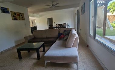 Alquiler Casa 4 dormis   pileta   cochera  - B° Fulcinitti - Centenario