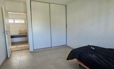 Alquiler Casa 4 dormis   pileta   cochera  - B° Fulcinitti - Centenario