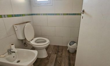 Alquiler Casa 4 dormis   pileta   cochera  - B° Fulcinitti - Centenario