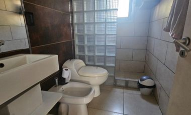 Alquiler Casa 4 dormis   pileta   cochera  - B° Fulcinitti - Centenario