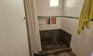 Alquiler Casa 4 dormis   pileta   cochera  - B° Fulcinitti - Centenario