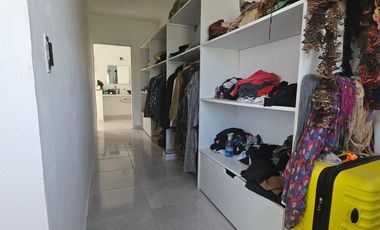 Alquiler Casa 4 dormis   pileta   cochera  - B° Fulcinitti - Centenario