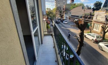 Monoambiente en alquiler - Saenz Peña - 1er piso por escalera