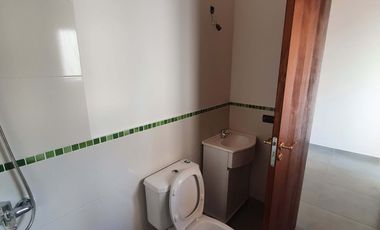 Monoambiente en alquiler - Saenz Peña - 1er piso por escalera