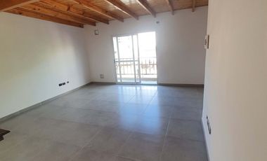 Monoambiente en alquiler - Saenz Peña - 1er piso por escalera