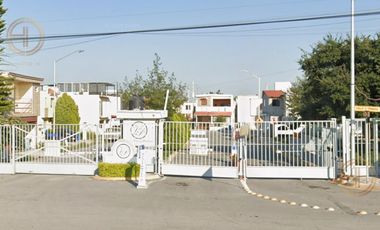 Casa en condominio en en Venta en Villas Premier a 17 min. de la Universidad Autónoma de Nuevo León.