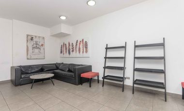 Av Carlos Valdovinos (1 Est ) [637-1]